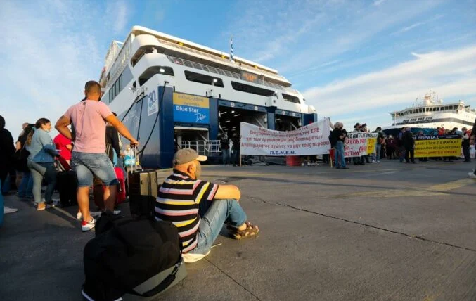 Η “BLUE STAR FERRIES” (ATTICA GROUP) ανέκρουσε πρύμναν για τα εξπρές δρομολόγια στο πλοίο “BLUE STAR 1