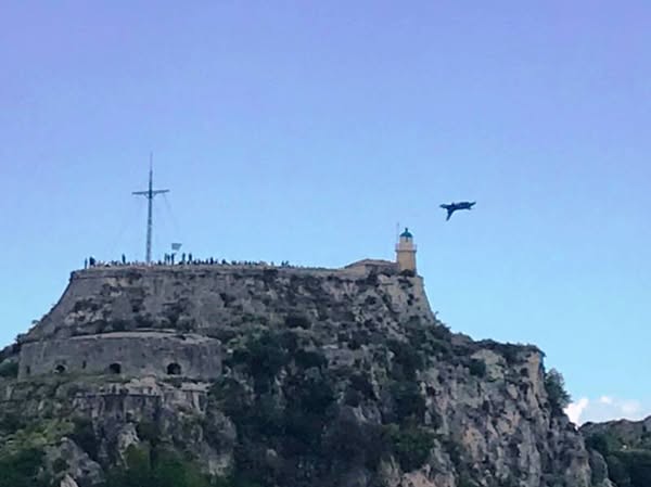 Όχι μήνυμα επίδειξης ισχύος, αλλά μήνυμα για την ειρήνη!