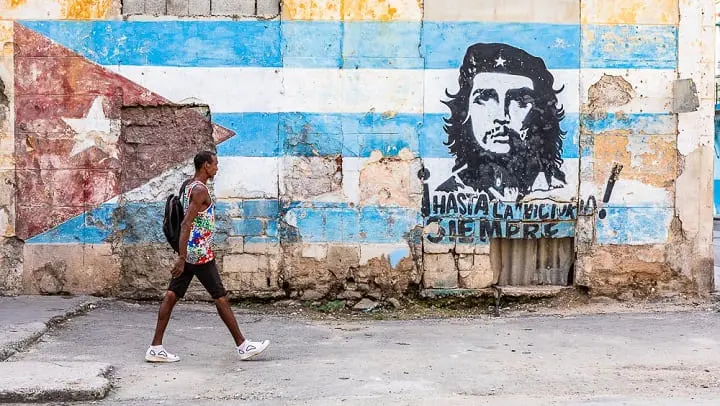 Συνεχίζεται ο στραγγαλισμός της Κούβας