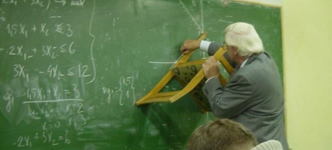 Η «σύνταξη-σκιά» των εκπαιδευτικών: Μια γενιά που πλήρωσε την αδιοριστία και φοβάται το αύριο