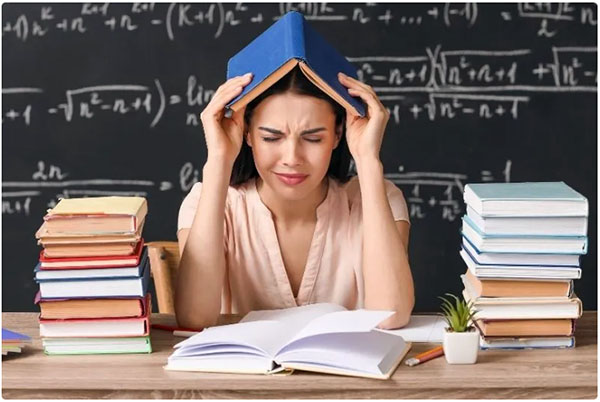 Στοχοποίηση και απαξίωση των εκπαιδευτικών από μερίδα των ΜΜΕ