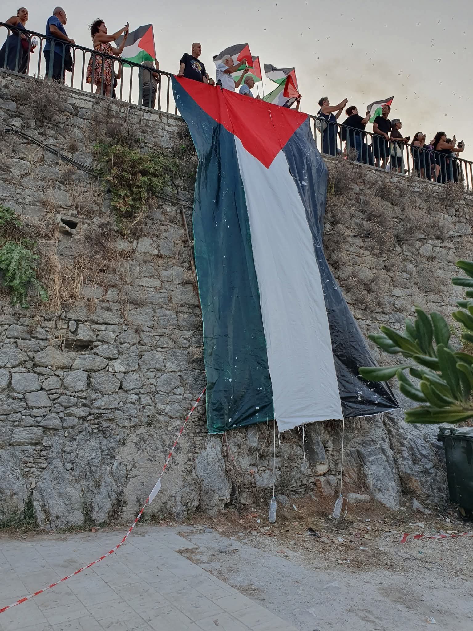 Δυναμική συγκέντρωση αλληλεγγύης και στην Κέρκυρα: «Λευτεριά στην Παλαιστίνη»