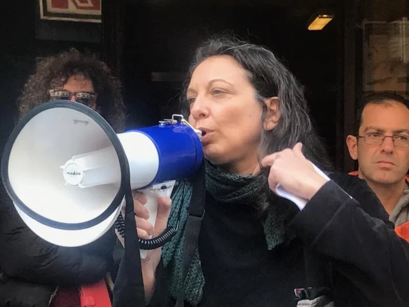 Δυνατό χαστούκι σε Πιερρακάκη και Μητσοτάκη: Η Χρύσα Χοτζόγλου επιστρέφει στο σχολείο της