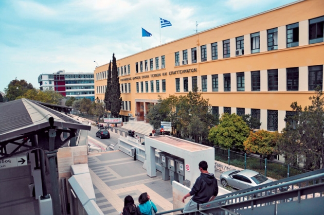 «Ο Διευθυντής ΕΠΑΛ της Σιβιτανιδείου «διακινεί δυσφημιστικές αναφορές για το πρόσωπο εκπαιδευτικού και γραμματέως της ΕΛΜΕΣΙ» 