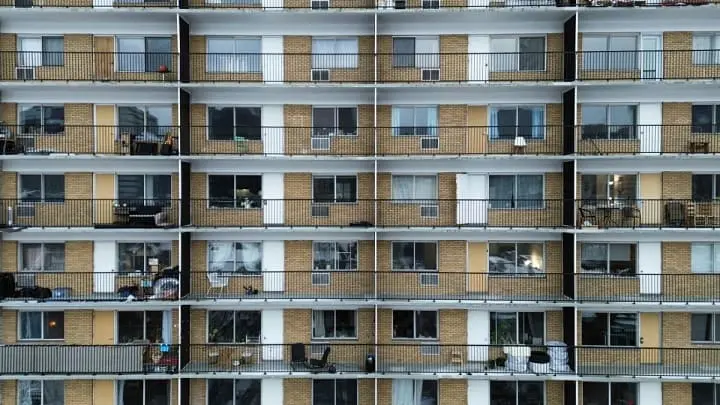 Η στεγαστική κρίση στην Ελλάδα καλά κρατεί!